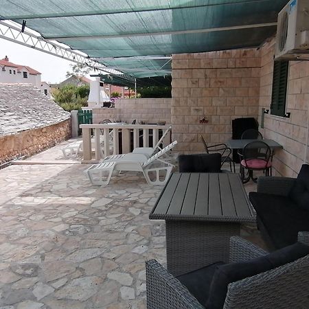 Apartmani Franceska Bol Oda fotoğraf